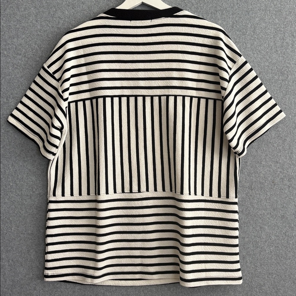 NEW Short Sleeve Round Neck Striped
Cloudy Knit Top M Ivory/Black - Picture 9 of 9